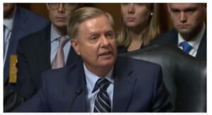 Un sénateur américain de haut rang présente un plan pour limiter les achats de pétrole au régime iranien