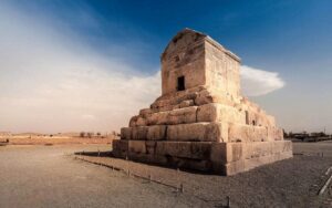 Iran : Journée de Cyrus et portes fermées de Pasargades