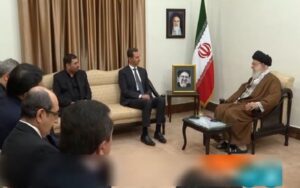Recul stratégique en Syrie : les politiques de Khamenei et leur impact régional