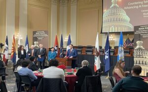 Le Congrès américain organise une conférence sur la politique iranienne et appelle au soutien d’un Iran démocratique et non nucléaire