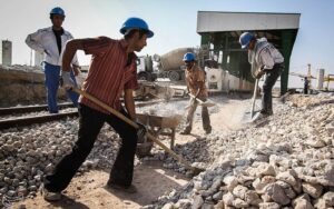 Iran : les cadres du gouvernement bénéficient de salaires astronomiques tandis que les salaires des travailleurs restent indéterminés