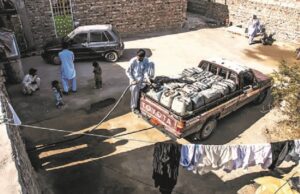 Tant que les principaux centres de pouvoir, comme le CGRI, resteront au-dessus des lois et que les entités gouvernementales continueront de tirer profit de systèmes opaques de distribution de carburant, il y a peu d'espoir de résoudre cette crise. Au contraire, elle risque d'aggraver les difficultés économiques du pays et d'éroder davantage la confiance du public dans les institutions de l'État.