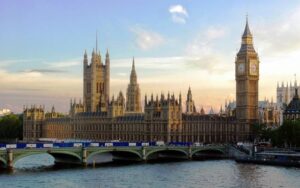 Soutien de 560 députés britanniques des deux chambres à la Résistance iranienne