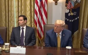 27 millions de dollars récoltés grâce à une campagne du régime iranien visant à « cibler la tête de Trump »