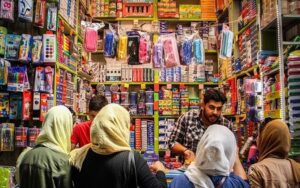 Hausse des prix des fournitures scolaires à l'approche de la rentrée scolaire en Iran