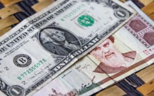 Le prix du dollar américain en Iran atteint un nouveau record