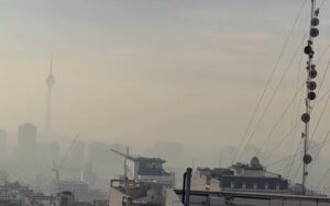 Fermetures d'écoles en Iran face à la pollution atmosphérique, la recrudescence de la COVID-19 et la grippe