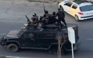 Un responsable du régime iranien confirme des meurtres sur les sites des Bassidj et des Forces de sécurité nationale (SSF)