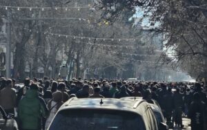 Les manifestations nationales en Iran entrent dans leur onzième jour, tandis que les grèves et les affrontements s'intensifient