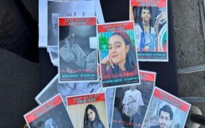 Human Rights Watch alerte sur le tsunami d'arrestations et de disparitions forcées en Iran