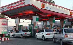 La hausse du prix de l'essence en Iran déclenche une nouvelle bataille autour des moyens de subsistance de la population