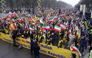 La quête d'une république démocratique à travers le prisme de la résistance organisée iranienne