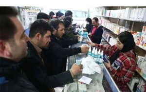 Les patients iraniens confrontés à une flambée du coût des médicaments : les prix augmentent de 300 %