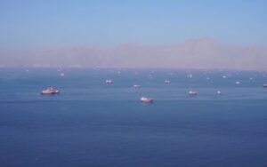 Le trafic maritime dans le détroit d'Ormuz quasi paralysé après des attaques contre des pétroliers